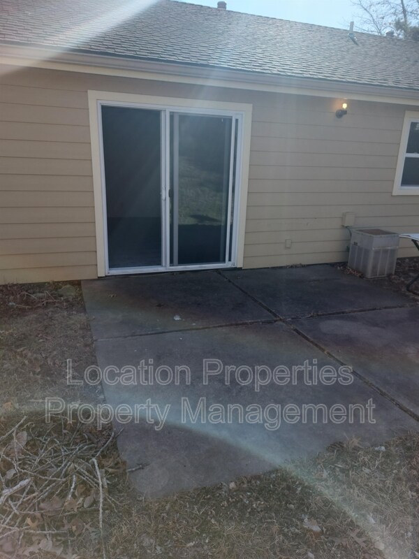 Building Photo - 3904 W 10th Pl