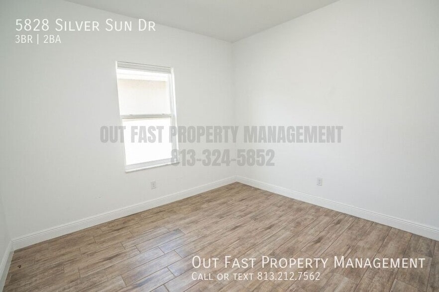 Building Photo - 5828 Silver Sun Dr