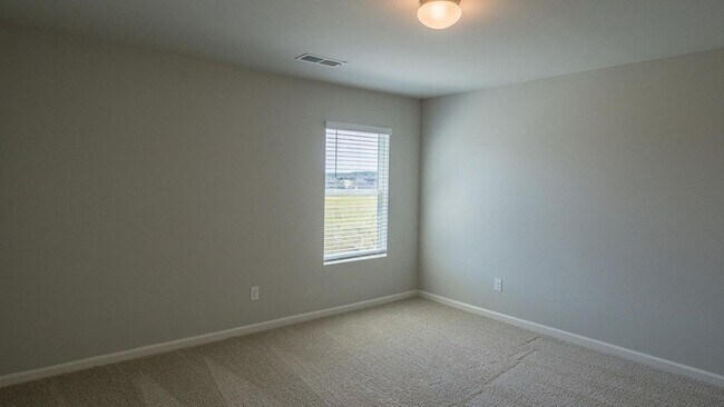 Building Photo - 308 Geranium St