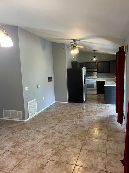 Building Photo - 12315 Constitution St