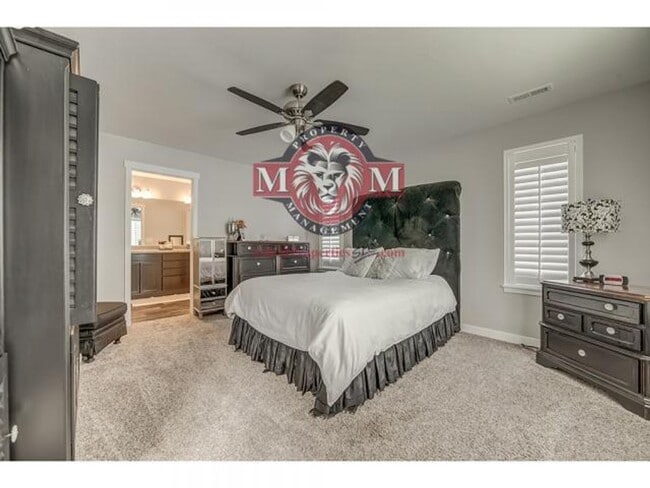 Building Photo - Beautiful 4 Bed 4 Bath Townhome in South J...