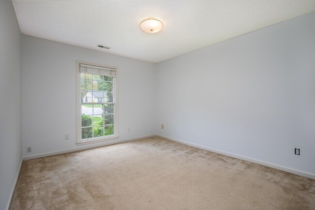 Building Photo - Nice Home in Fletcher!