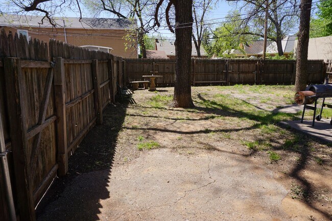Building Photo - 2309 16th St