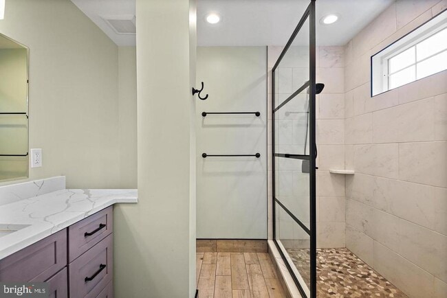 Building Photo - 511 Avondale Dr