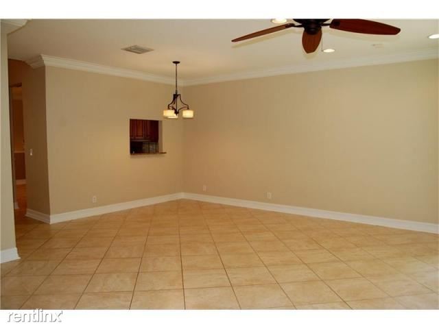 Building Photo - 16081 Poppyseed Cir