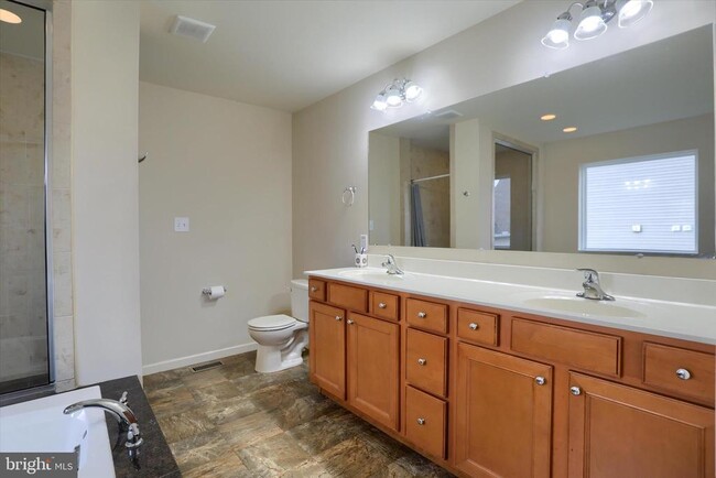 Building Photo - 158 McIntosh Ln