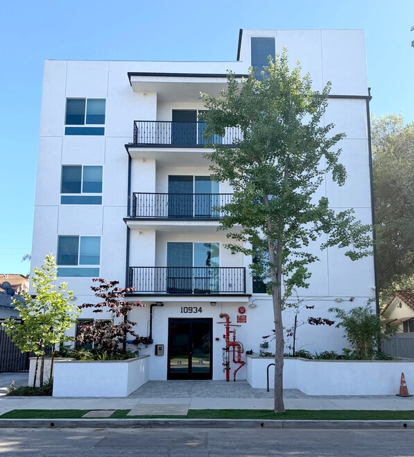 Building Photo - 10934 Peach Grove St