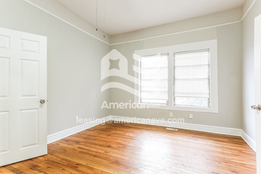 Building Photo - 605 W 7th Ave