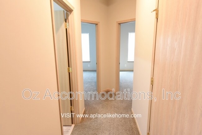 Building Photo - 635 S Woodson Ln