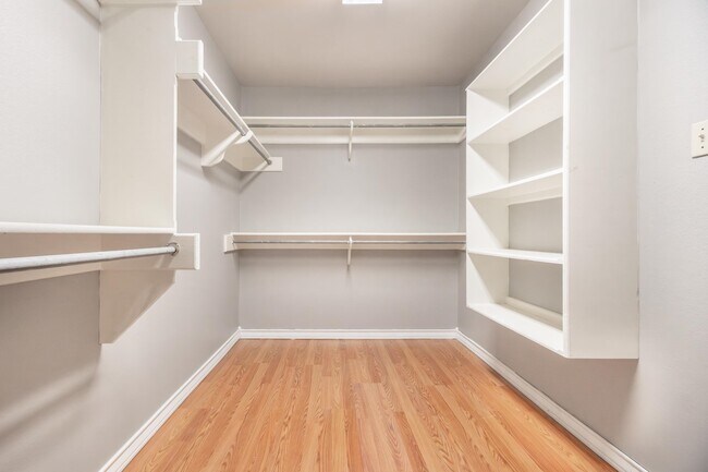 Building Photo - 312 Cambridge Loop