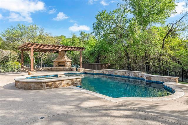 Building Photo - 3705 Falcon Dr
