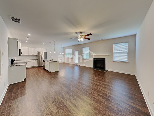 Building Photo - 230 McBee Pl