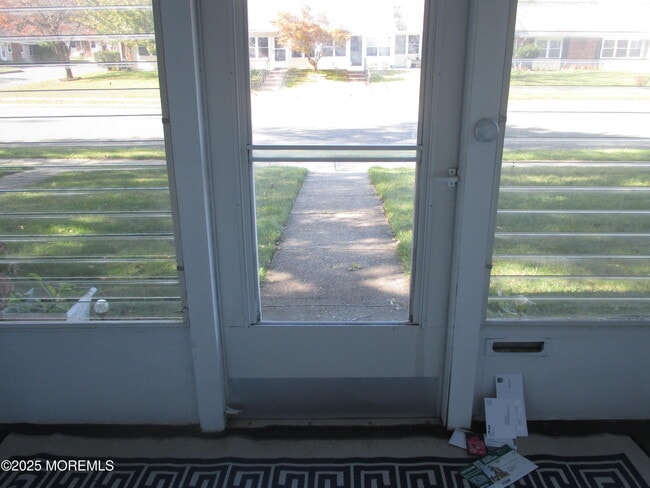 Building Photo - 530A Portsmouth Dr