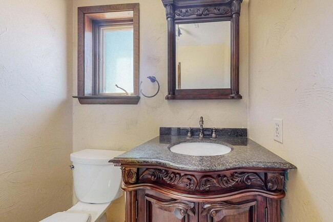 Building Photo - 501 Calle De