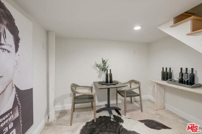 Building Photo - 802 Cochran Ave