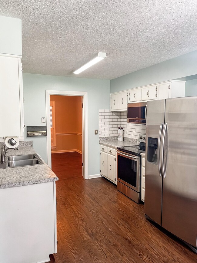 Building Photo - 5372 Edenshire Cove