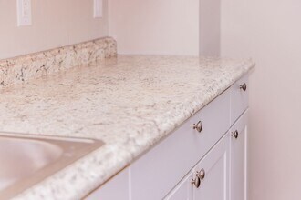 Building Photo - 1/2 Off 1st Month's Rent!! 2 bedroom House in the Randolph Community