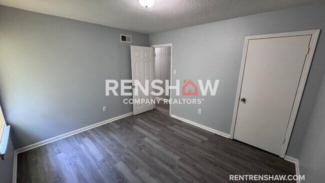 Building Photo - 3272 Sweet Springs Dr