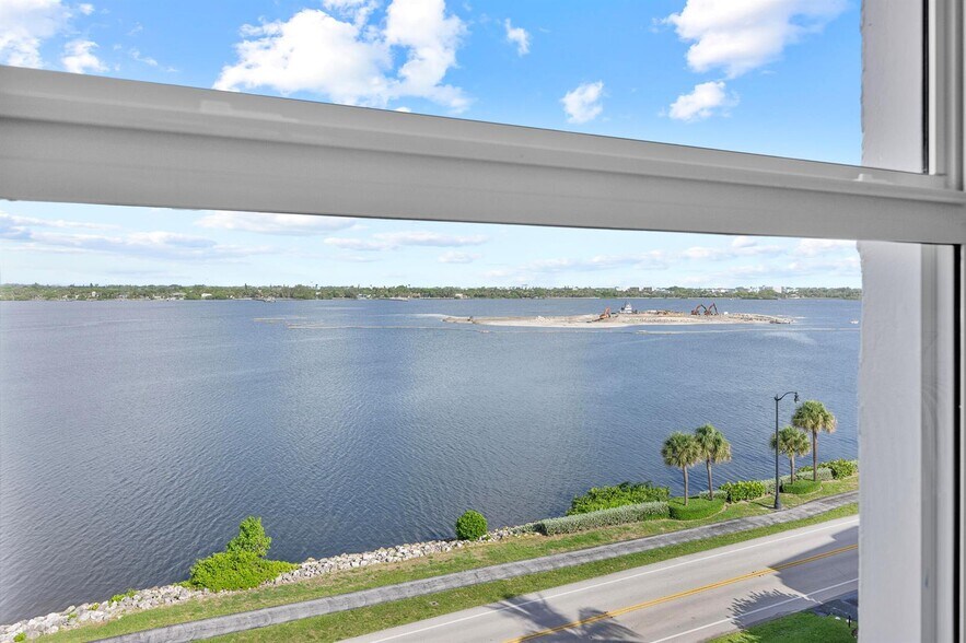 Building Photo - 3230 S Ocean Blvd