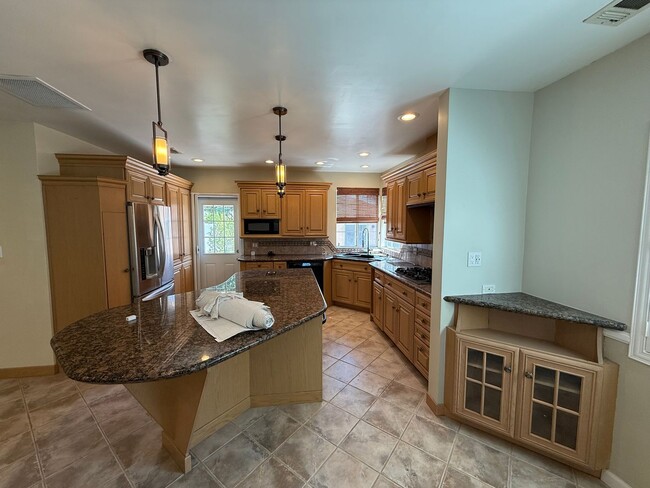 Building Photo - 5958 Pearce Ave