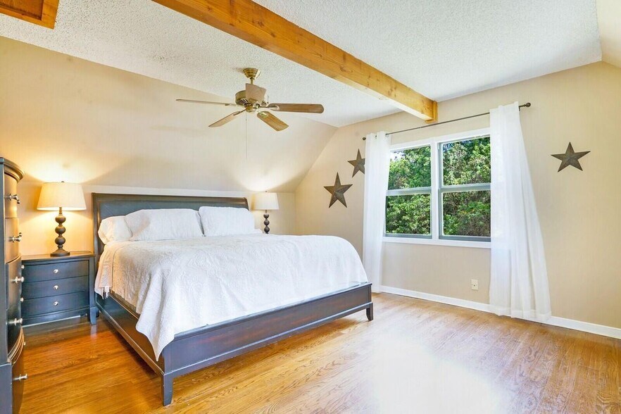 Building Photo - 13050 Marcella Blvd