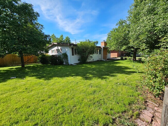 Building Photo - Charming 3-Bedroom Home Across from UCCS –...
