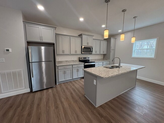 Building Photo - For Rent