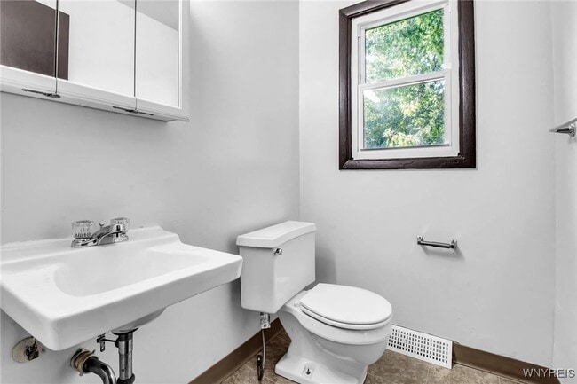 Building Photo - 247 Glenhaven Dr