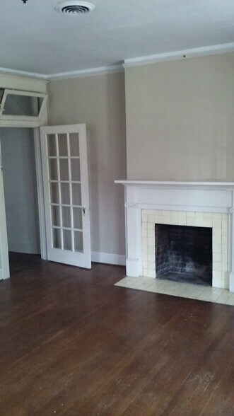 Building Photo - 153 Holbrook Ave