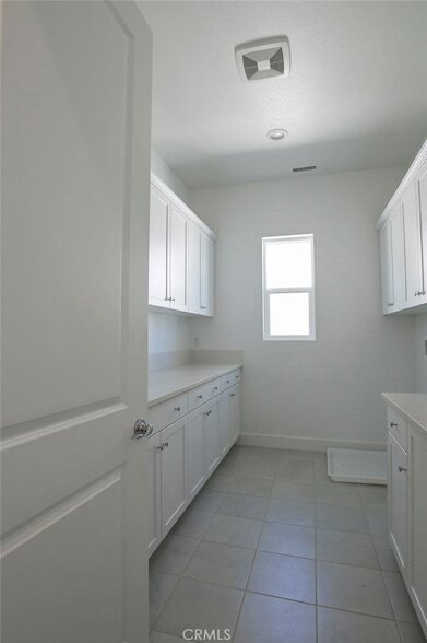 Building Photo - 20552 Edgewood Ct