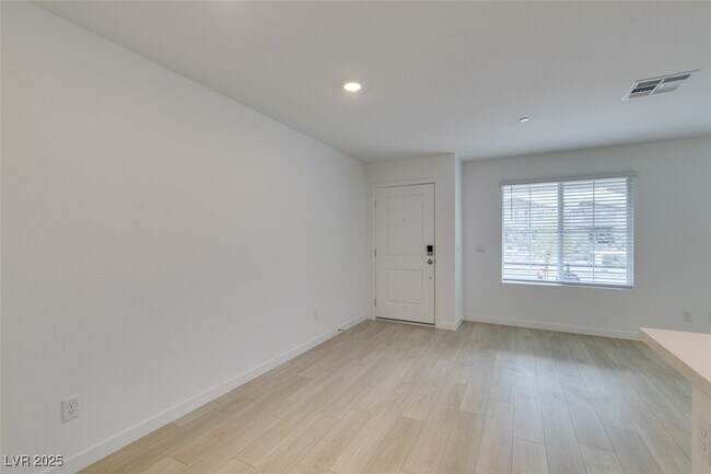 Building Photo - 945 Jigglypuff Pl