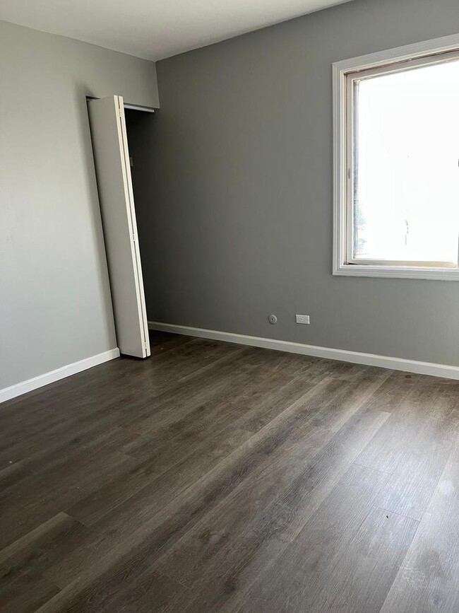 Building Photo - 5546 Carmel Dr