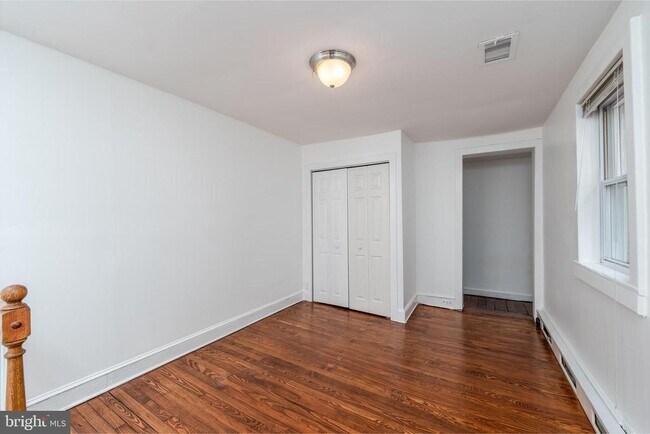 Building Photo - 1153 Riverside Ave