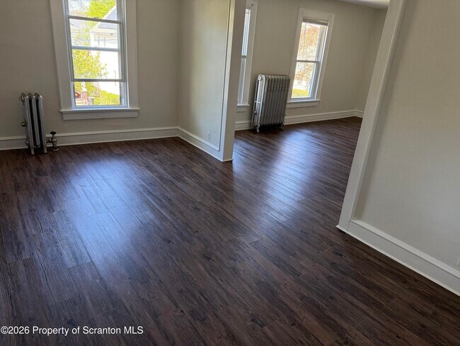 Building Photo - 1042 Taylor Ave