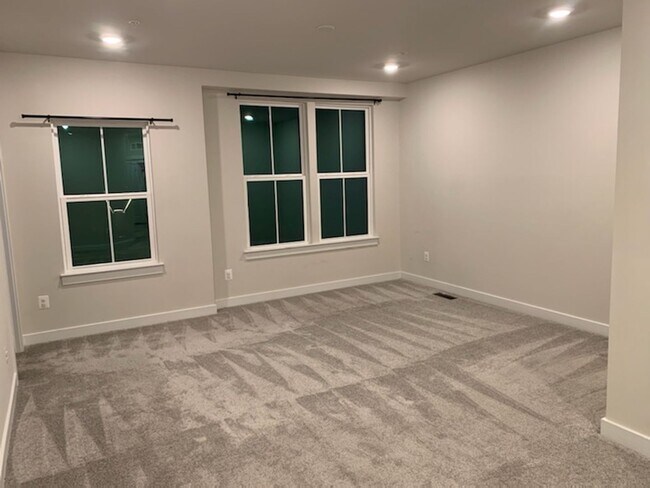 Building Photo - HERNDON - *3262 Woodland Park Rd Unit #3E *