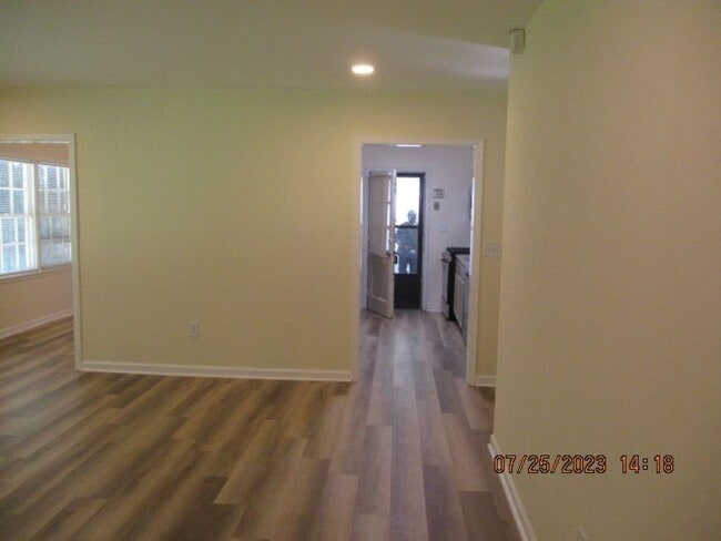 Building Photo - 2032 Rector Dr SW