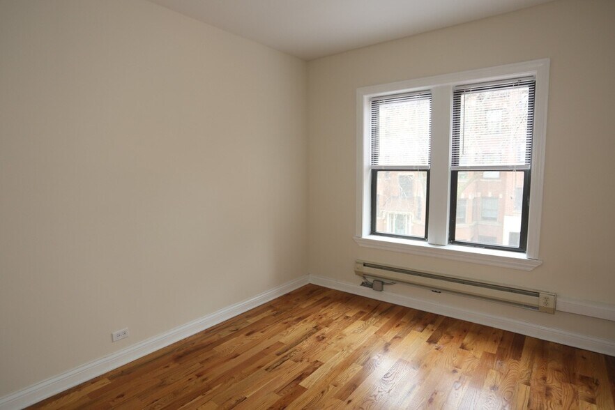 Building Photo - 3728 N Pine Grove Ave