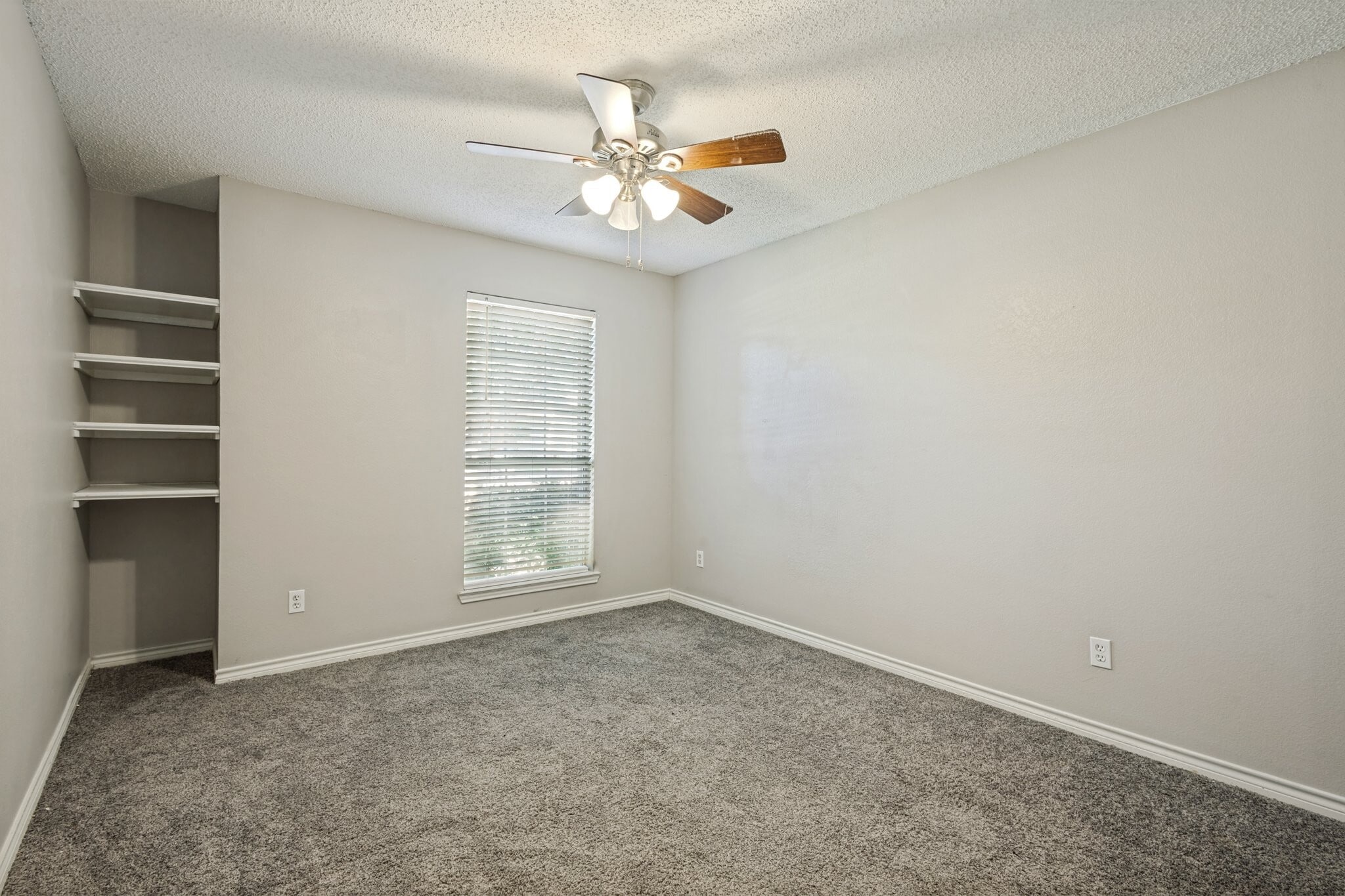 Building Photo - 2911 Stonepointe