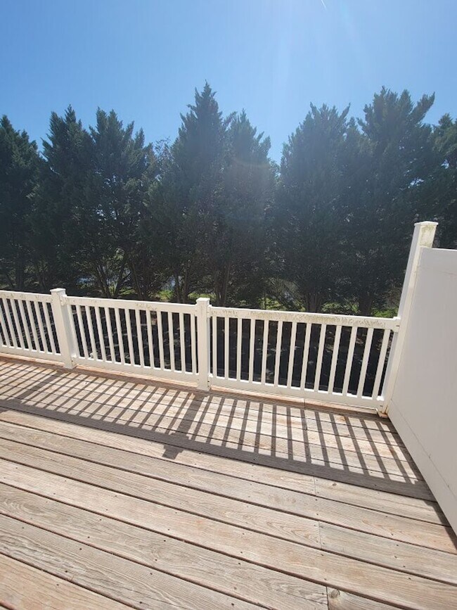 Building Photo - Huntersville Townhouse located in Rosedale!