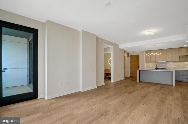 Building Photo - 255 W Falls Station Blvd