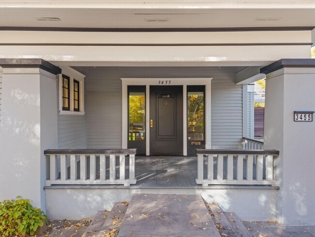Building Photo - Elegant Grant Park Craftsman with Wine Cel...