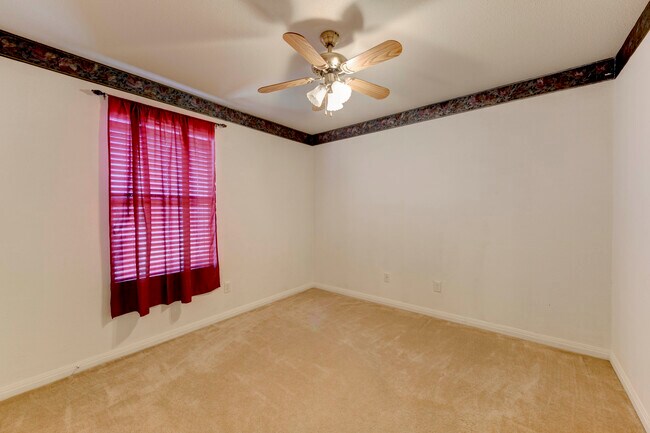 Building Photo - 4201 Thunder Creek Dr