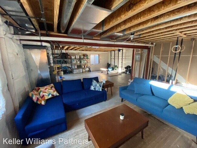 Building Photo - 4 br, 3 bath House - 4186 Orchid St