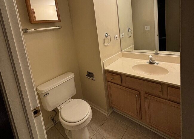 Building Photo - 2081 Litchfield Ln