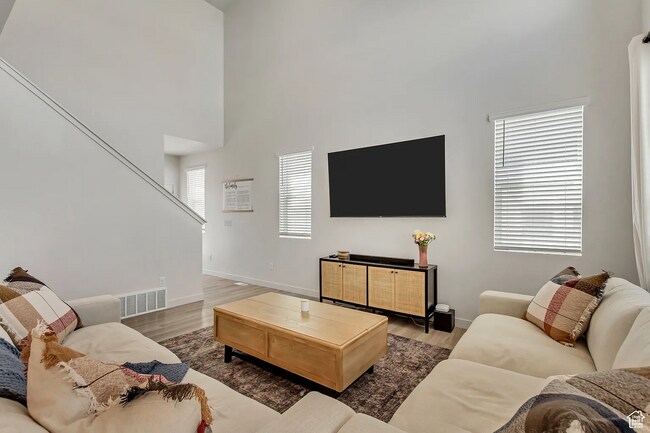 Building Photo - 2003 Red Yearling Dr