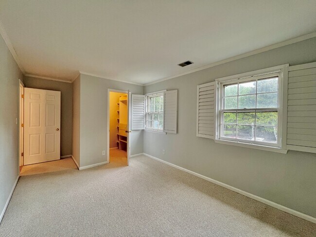 Building Photo - CONVENIENT AND AFFORDABLE