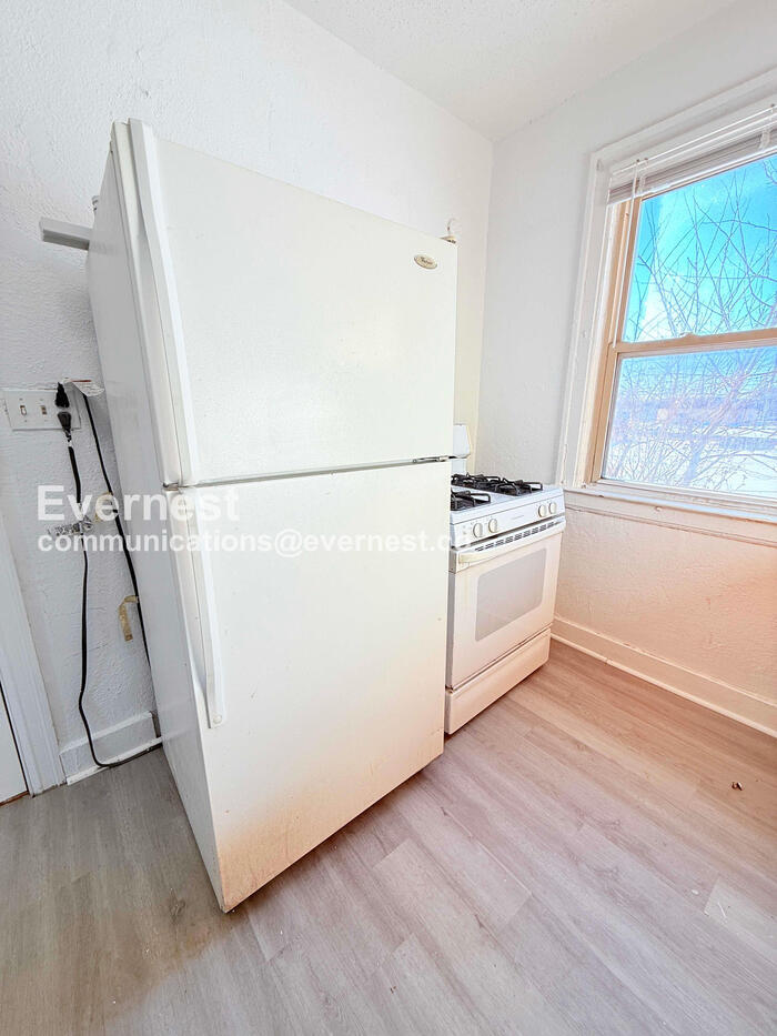 Building Photo - 13909 Hartwell St