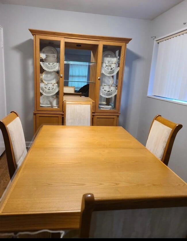 Building Photo - 2800 S 10th Ave