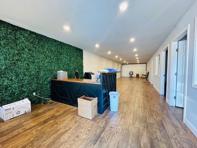 Building Photo - 933 Clubside Dr