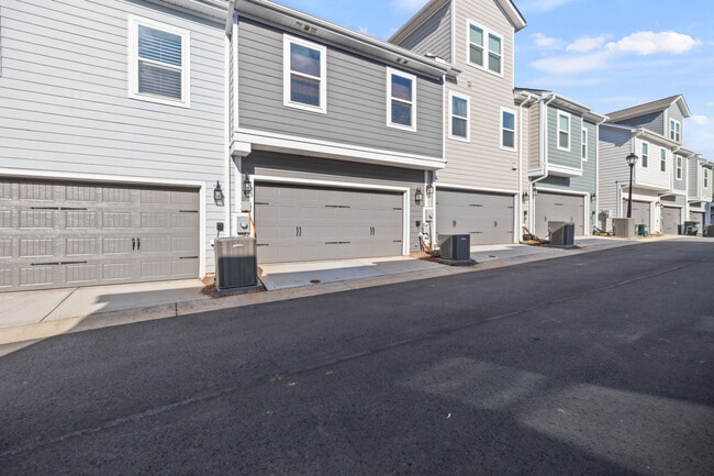 Building Photo - 1124 Drummond Ave